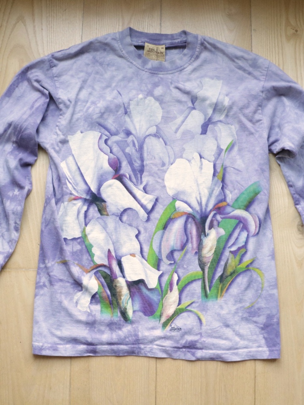 Vtg Y2K The Mountain Iris long sleeve shirt